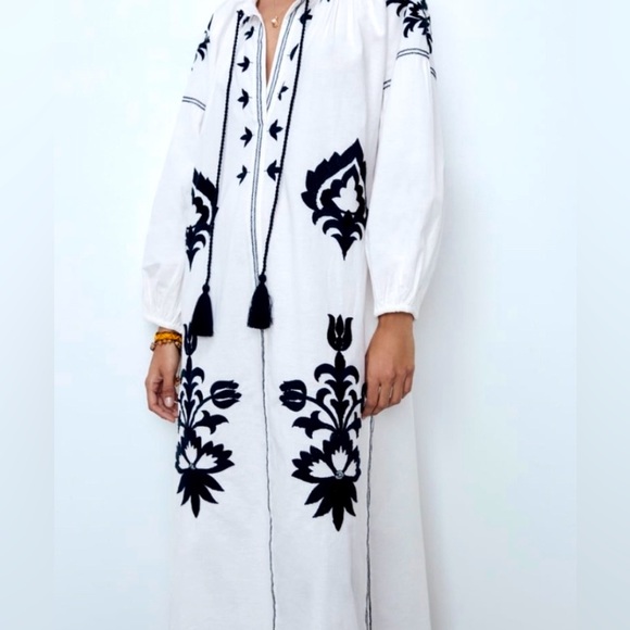 Zara Dresses & Skirts - ZARA White & Black Embroidered Dress sz M $NWT